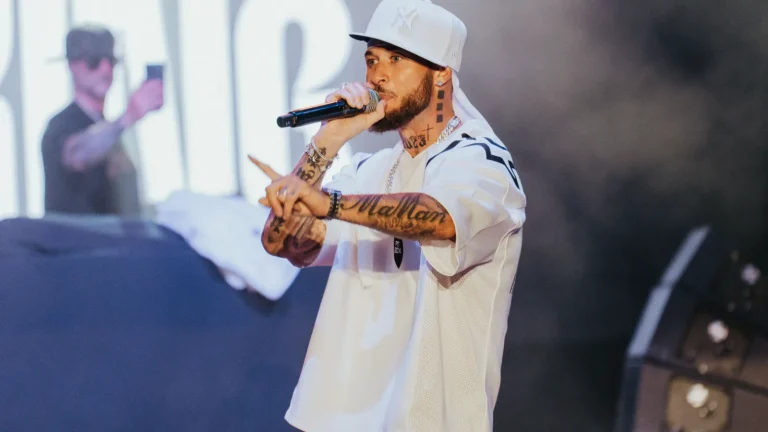 Billy Crawford, Larusso, Eve Angeli et d&rsquo;autres stars des années 2000 ouvrent la Kermesse Festival