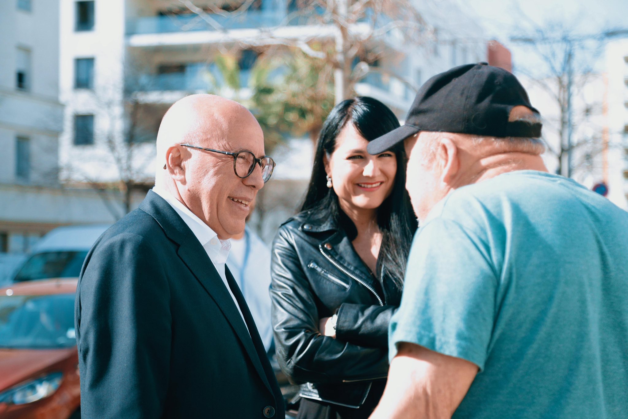 Éric Ciotti échange avec des Niçois le jour du scrutin - Municipales Nice 2026