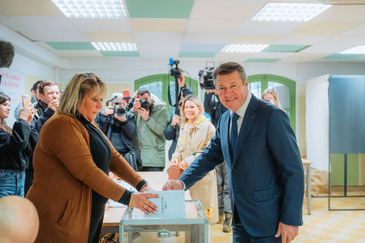 Christian Estrosi vote pour la dernière fois à Nice le 22 mars 2026