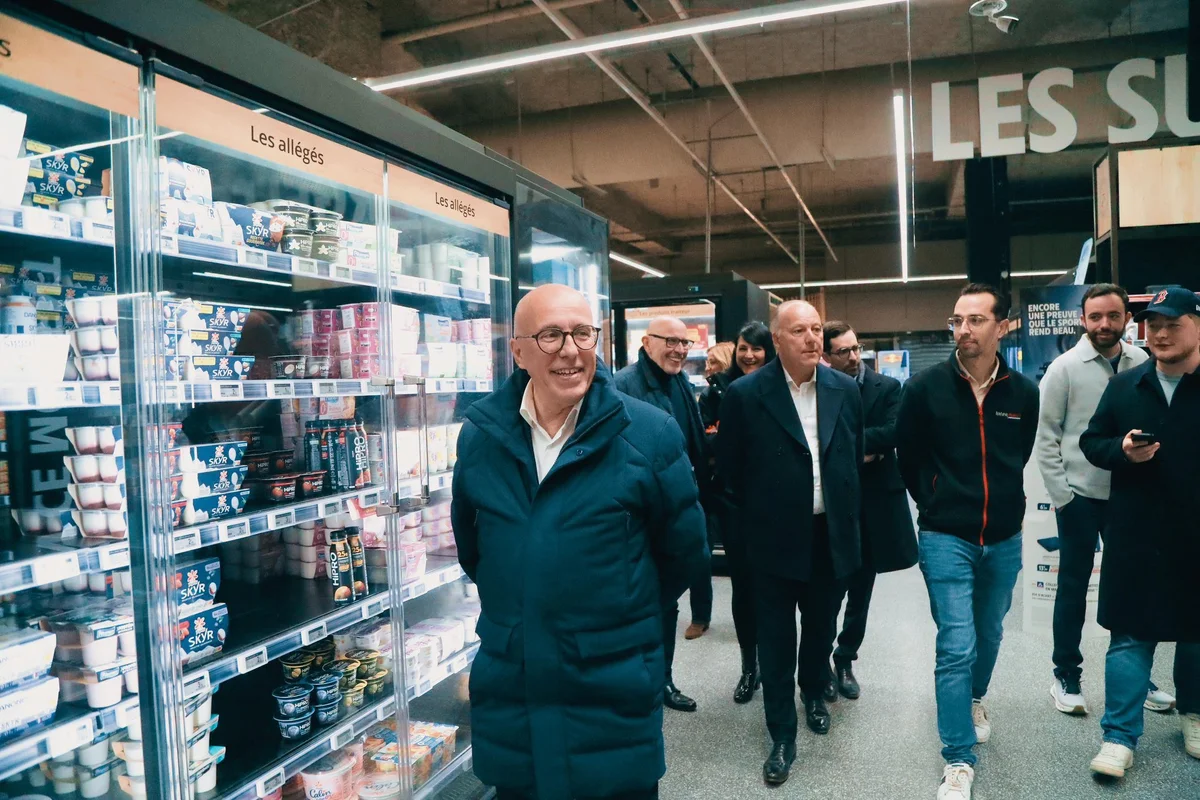 Éric Ciotti en campagne dans un Intermarché à Nice