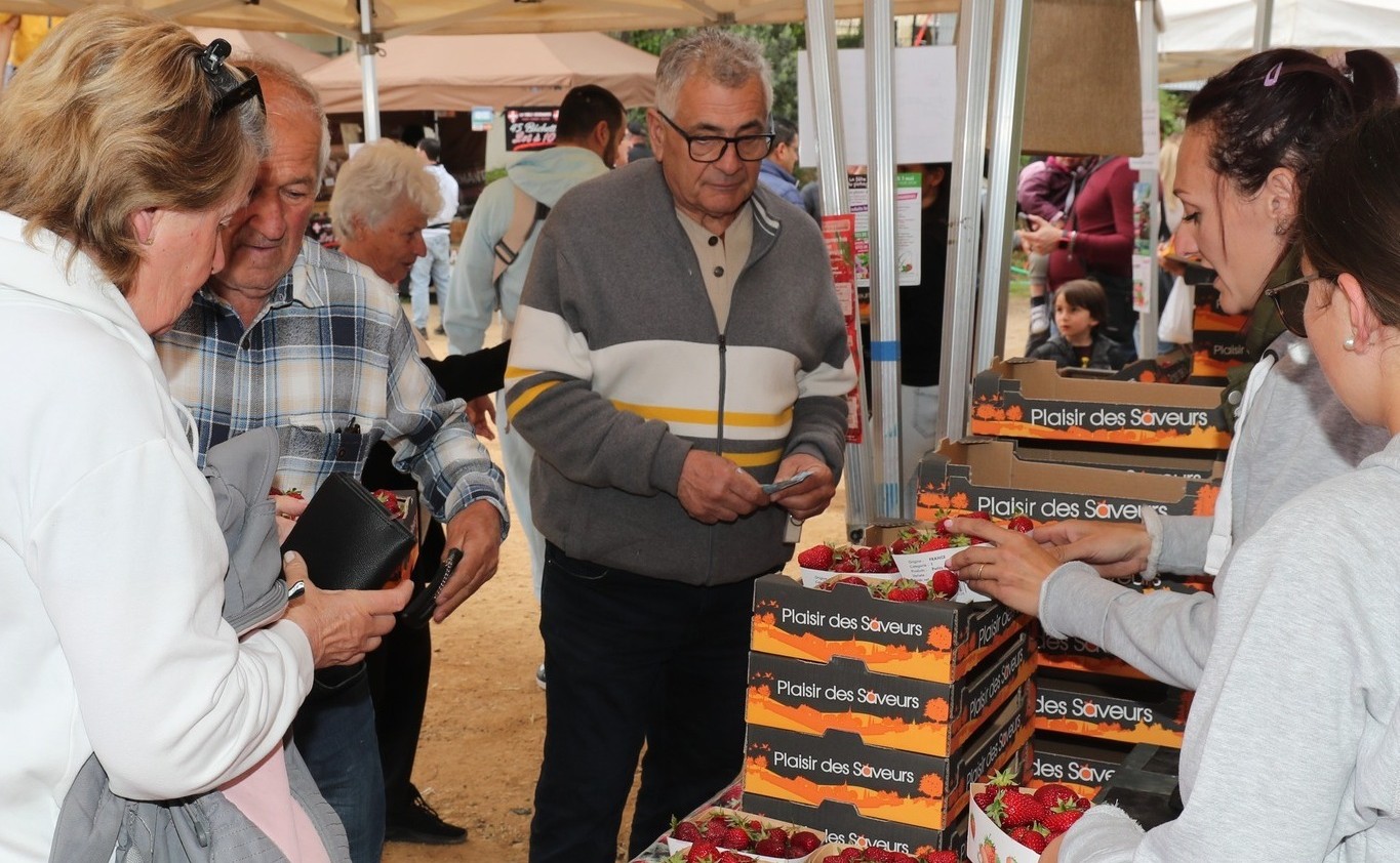 Carros : 7 tonnes de fraises, 23.000 visiteurs et une fête qui dure depuis 51 ans