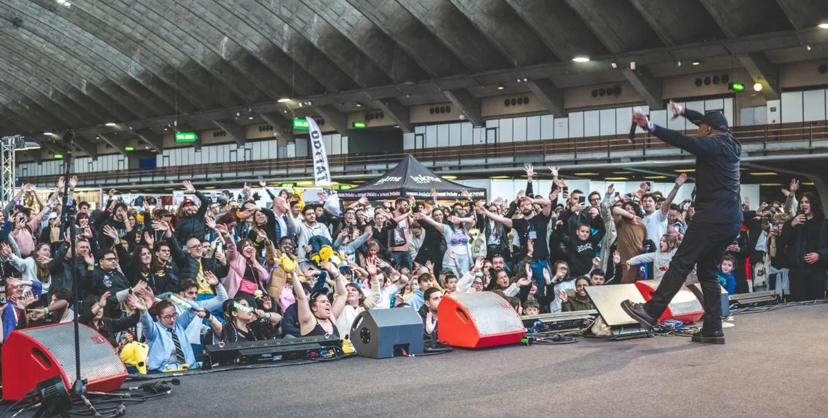 Scène et public au Play Azur Festival Nice