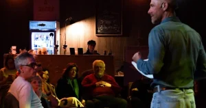 Nice : une soirée « pop philo » gratuite au Stockfish pour démêler Sartre un verre à la main