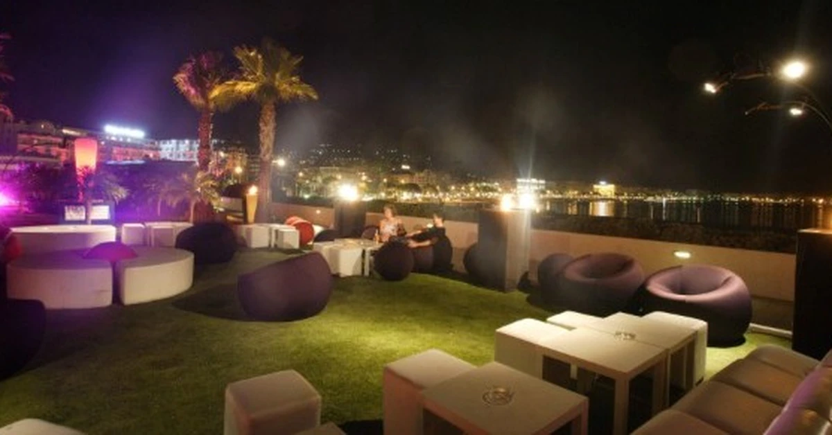 Rooftop du Palais des Festivals de Cannes terrasse bar lounge