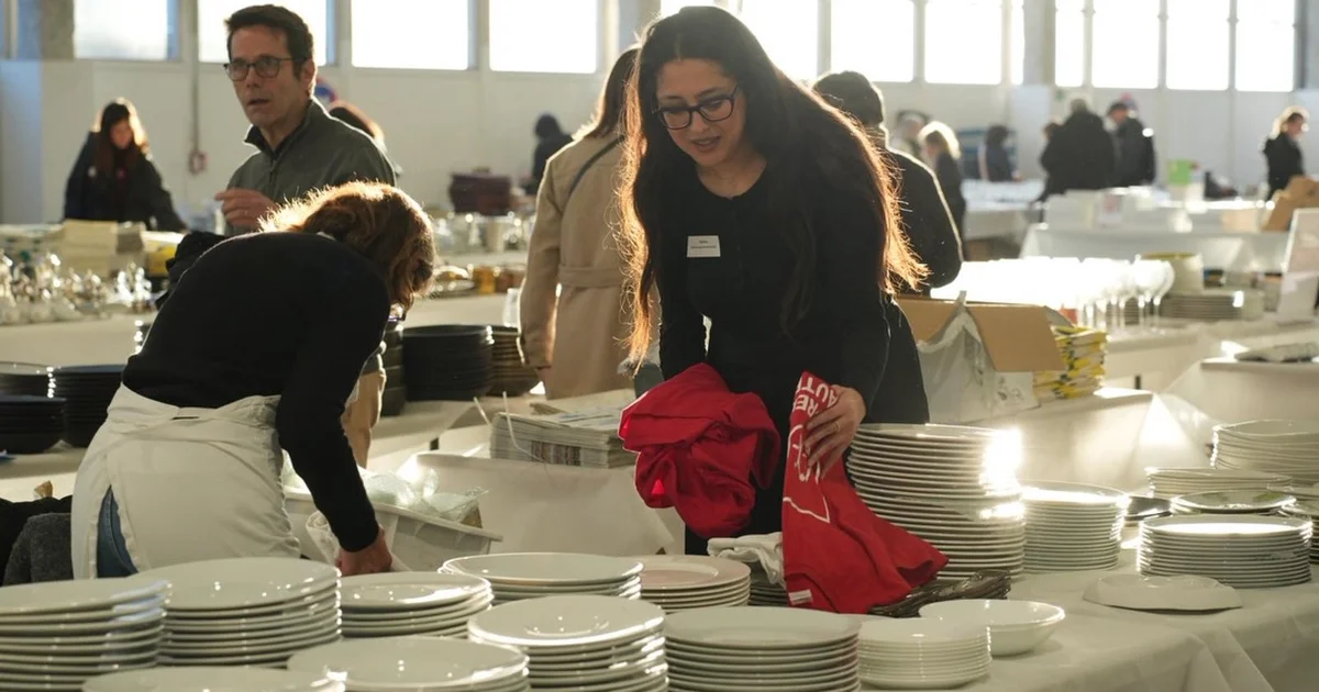 Public vente vaisselle des chefs