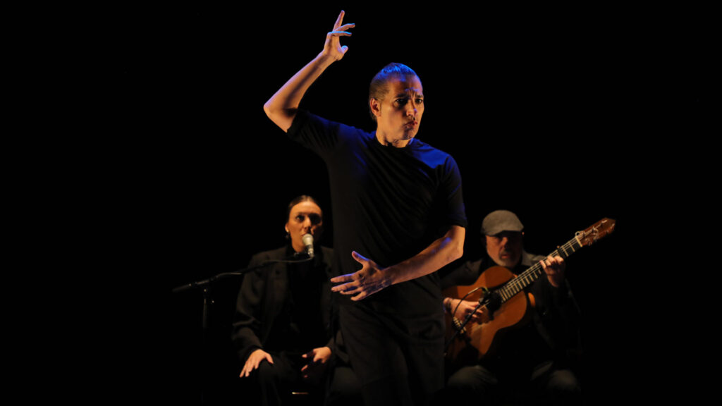 Du flamenco brut, comme un poing sur la table