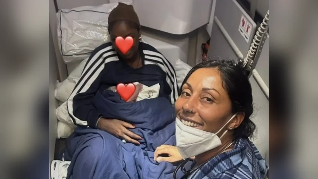 Dans l&rsquo;avion, Anaïs, infirmière à Nice, fait naître un bébé prématuré