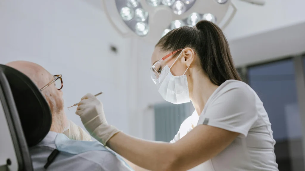 Votre dentiste est-il vraiment aux normes ? Les vérifications à faire