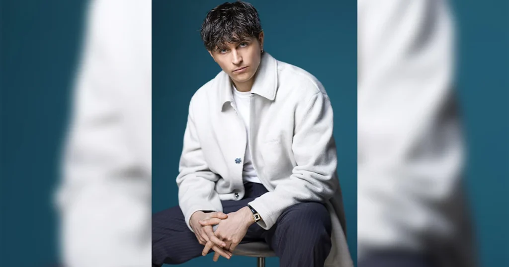 Raphaël Quenard lit son livre à Mandelieu-La Napoule : le Festival des Mots
