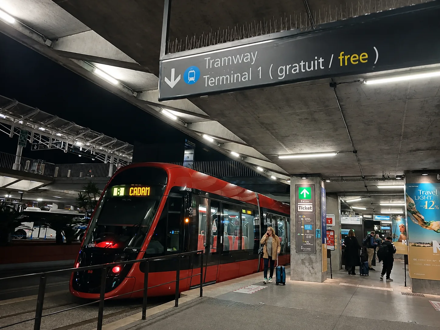 Tram gratuit au Terminal 1 de l'aéroport de Nice vers Grand Arénas