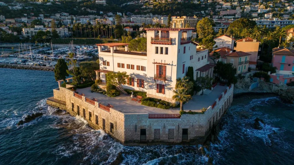 Vous vouliez visiter la Villa Kérylos ce week-end ? C’est raté, Macron l’a privatisé !