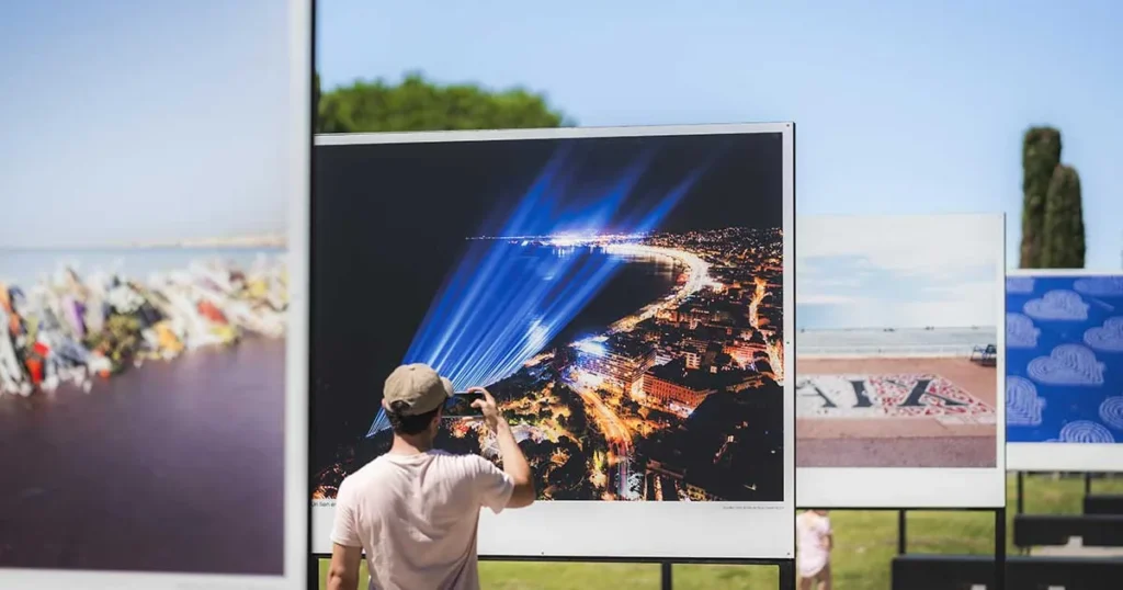 Dix ans après l’attentat de Nice, cette expo gratuite bouleverse…
