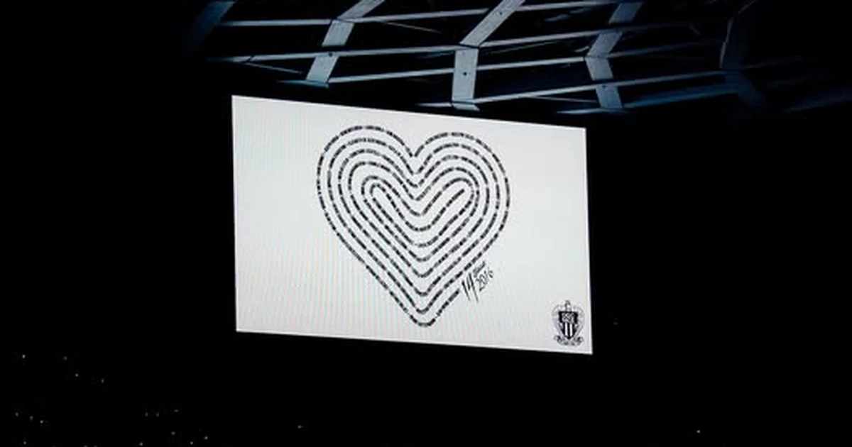 Le cœur des 86 noms sur l’écran géant de l’Allianz Riviera
