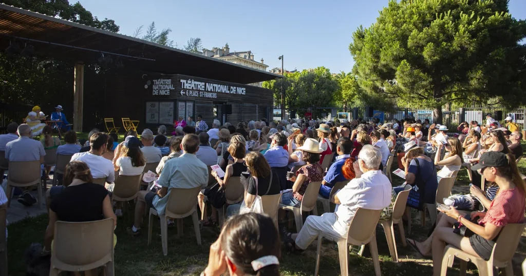 Du théâtre en plein air à Nice, ça se tente ?