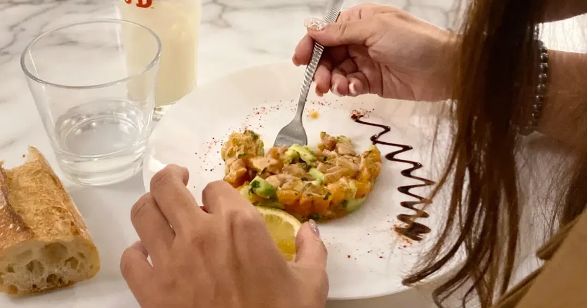 Un plat dégusté à l’aveugle lors du dîner dans le noir de Cécisens à Nice
