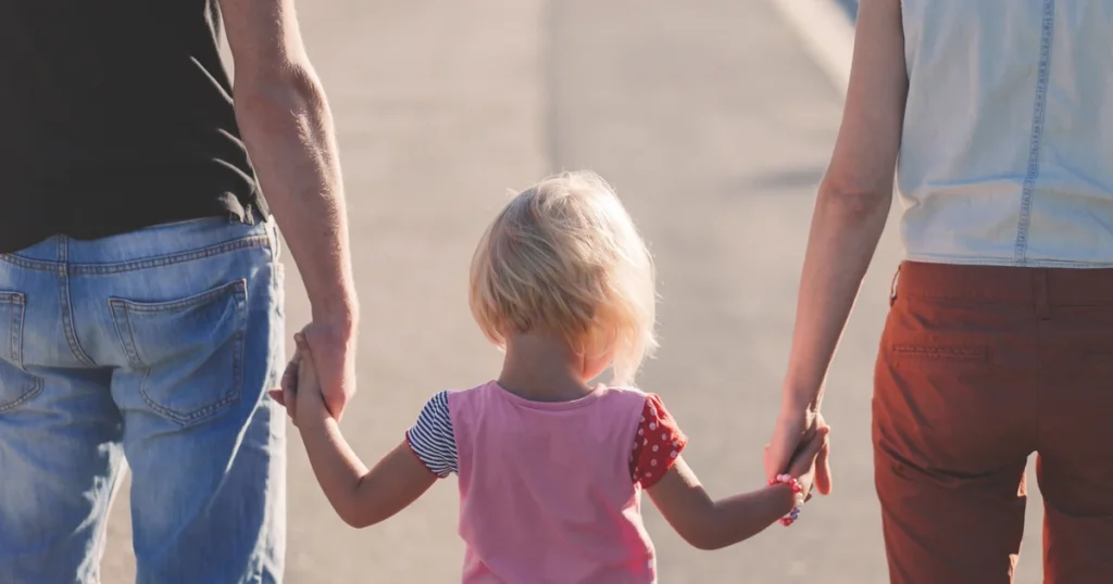 La règle des 3 C : de plus en plus de grands-parents l’adoptent sur la Côte d’Azur
