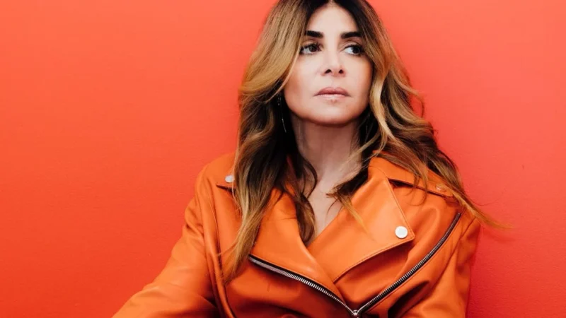 Ça, c’est le Sud : Julie Zenatti chante à Villeneuve-Loubet