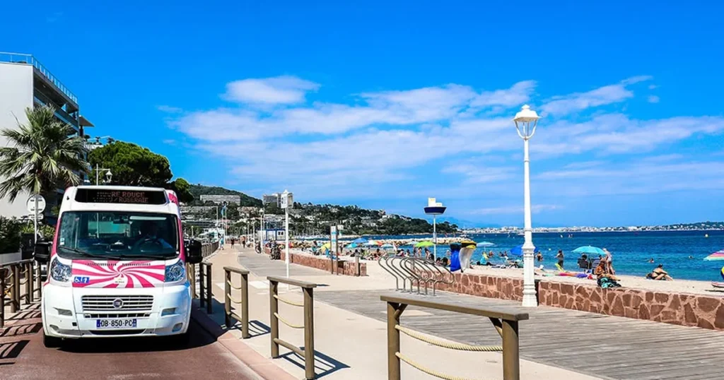 Cannes : deux navettes 100 % gratuites pour aller à la plage