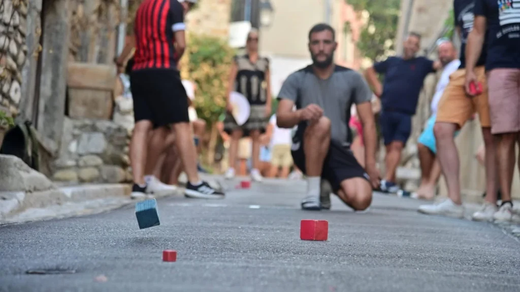 À Cagnes-sur-Mer, championnat du monde de boules carrées