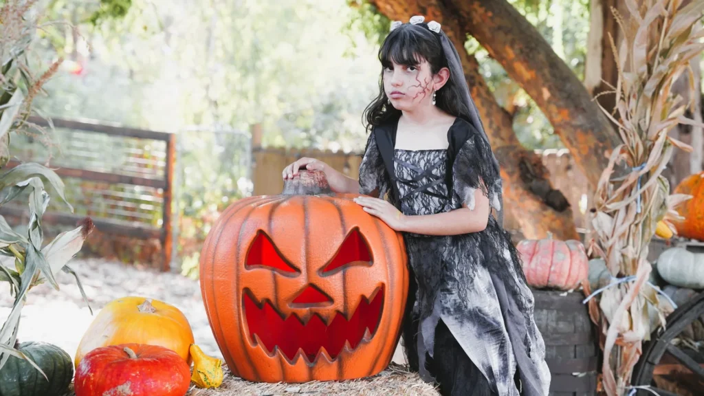 Une sorcière, un gobelin… « Bouhhh ! » : le spectacle d’Halloween de Cap-d’Ail