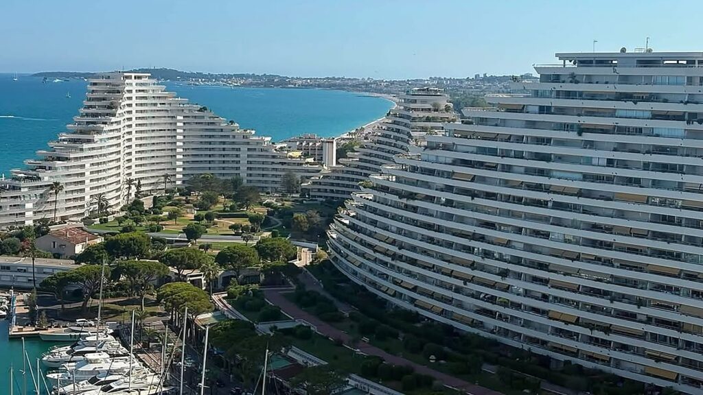 Voilà ce que les pompiers vont faire à Marina Baie des Anges en hommage au 11-Septembre (et vous pouvez participer !)