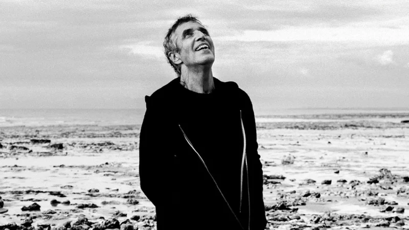 Julien Clerc passe par Cannes avec « Une vie », son 28e album signé Biolay