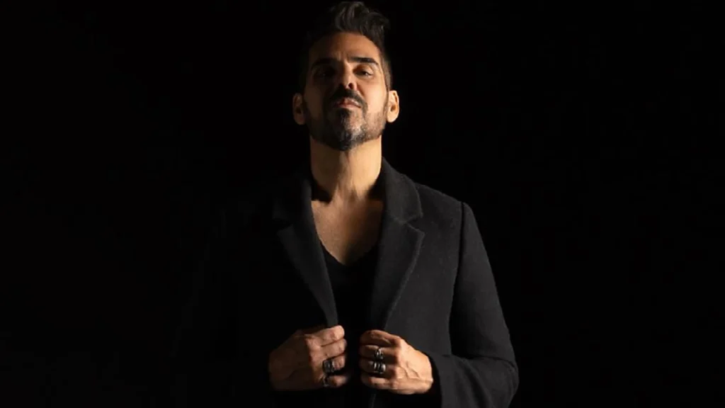 Quarante ans après sa mort, Balavoine repasse par la scène cannoise (et on vous dit comment voir à petit prix)