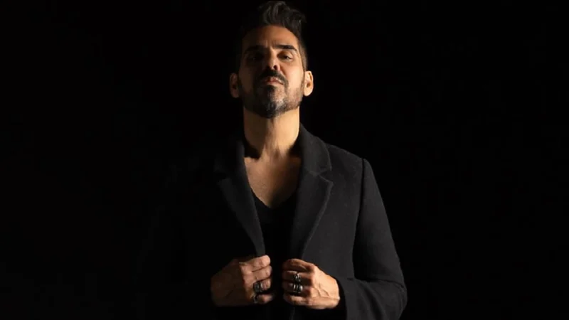 Quarante ans après sa mort, Balavoine repasse par la scène cannoise (et on vous dit comment voir à petit prix)