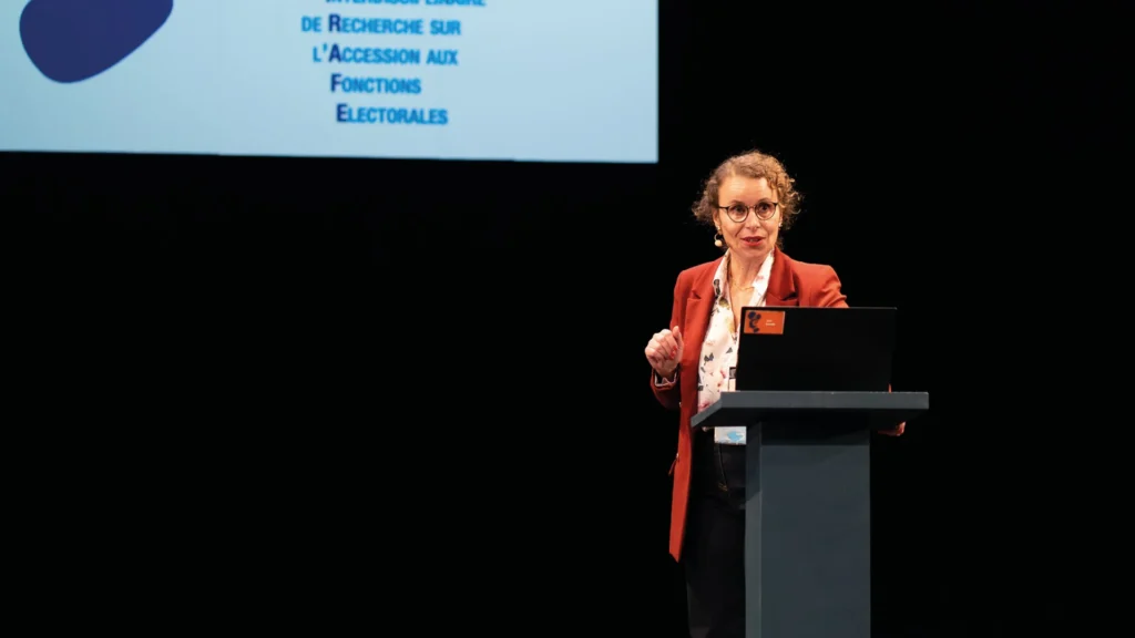 À Carros, une fausse conférence vous apprend à gagner n’importe quelle élection
