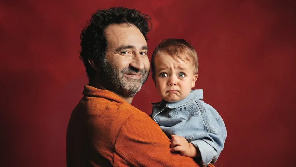 Papa à 47 ans, Mathieu Madenian vient en parler à Cannes