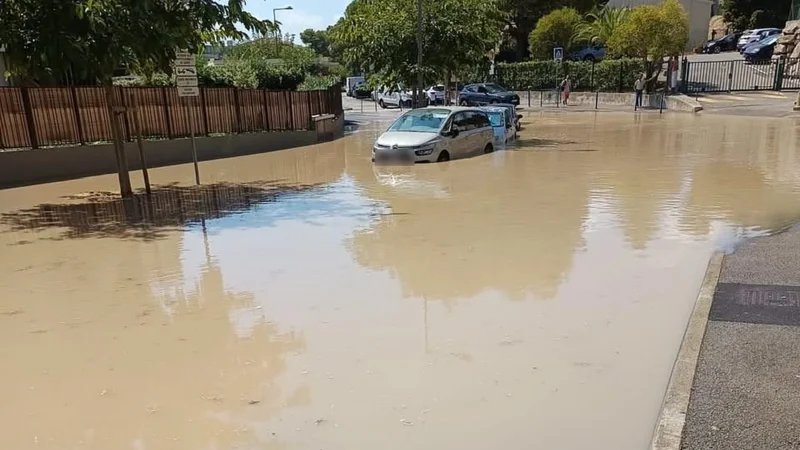 Des voitures noyées et une coupure d’eau potable : Villeneuve-Loubet inondée en pleine sécheresse