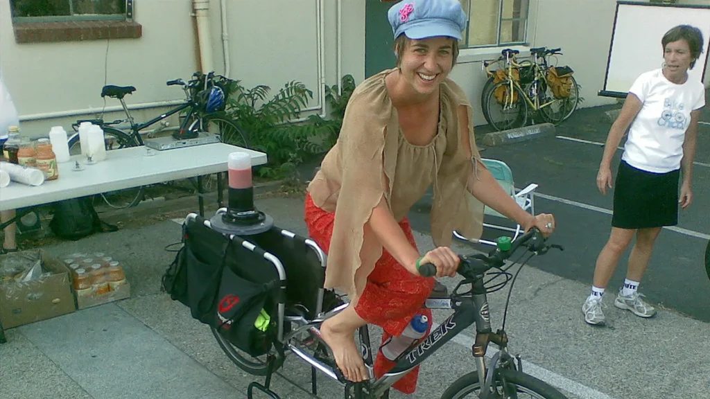 Carros : un vélo à smoothies pour parler dépistage du cancer du sein
