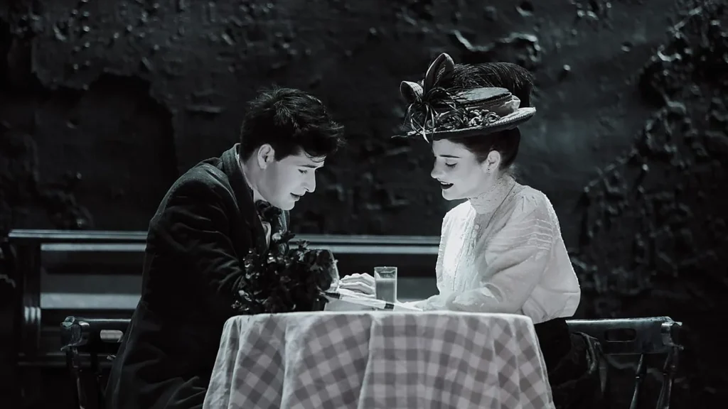 À Valbonne, l’Emma de « Plus belle la vie » joue dans un Chaplin tout en noir et blanc