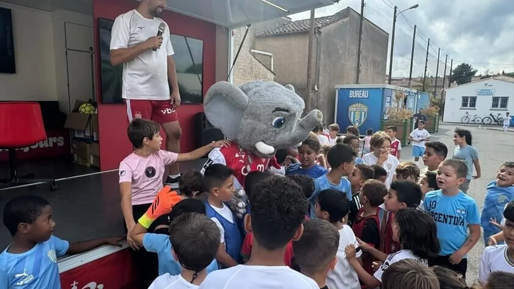 Breil-sur-Roya : l’AS Monaco Kids Tour s’installe place Biancheri avec Bouba