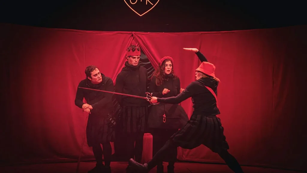 Caroline Vigneaux remet Corneille en mode banlieue avec rap et danse à Anthéa