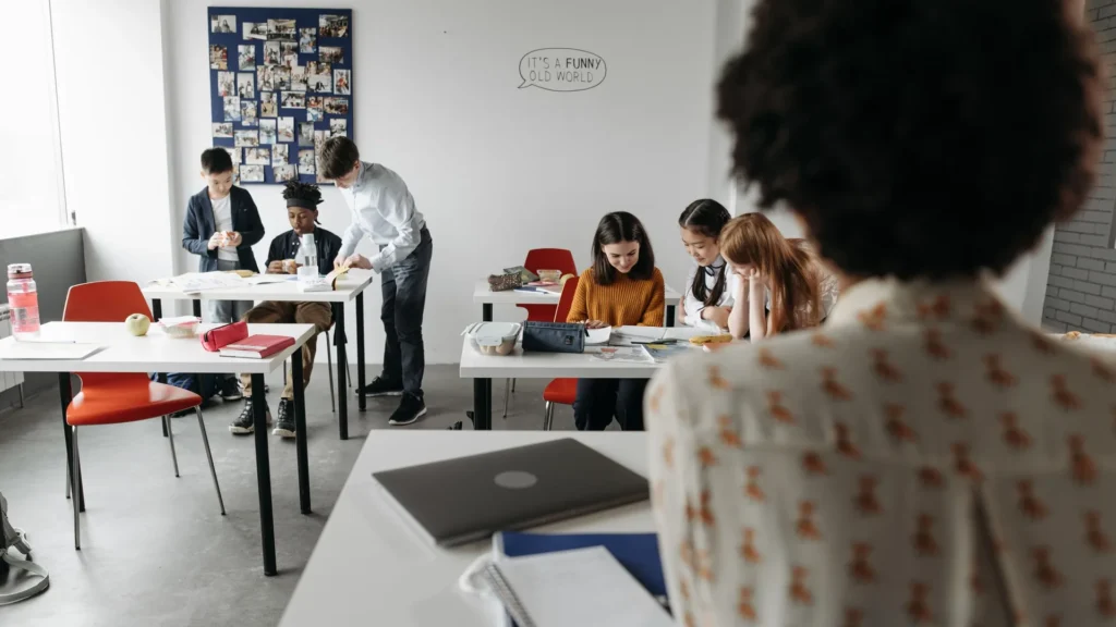 Alpes-Maritimes : collégiens, jusqu’à 400 € d’aide, les demandes se font en ligne