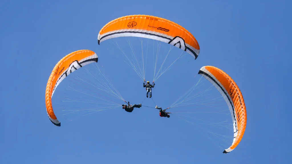 Roquebrune-Cap-Martin : la Coupe du monde de parapente arrive au Golfe Bleu